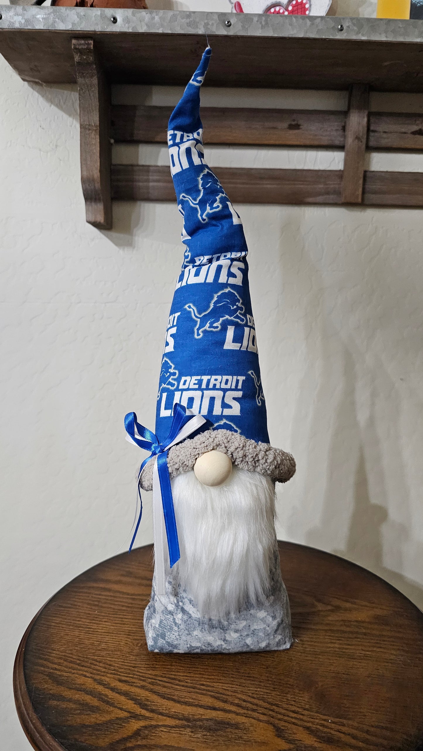 L GNOMIE LIONS
