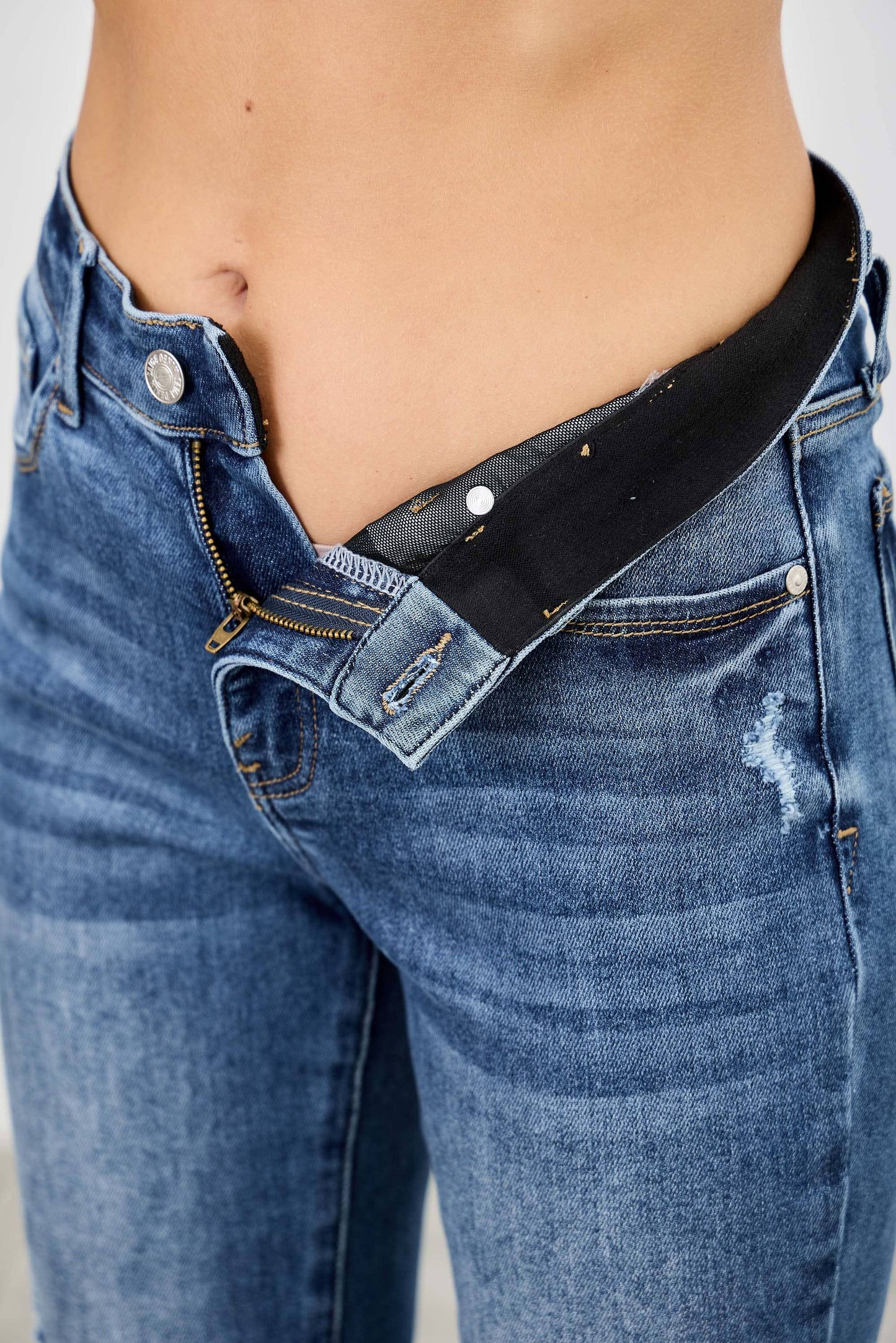P8191M-MID RISE BOOT CUT WITH DESTROY