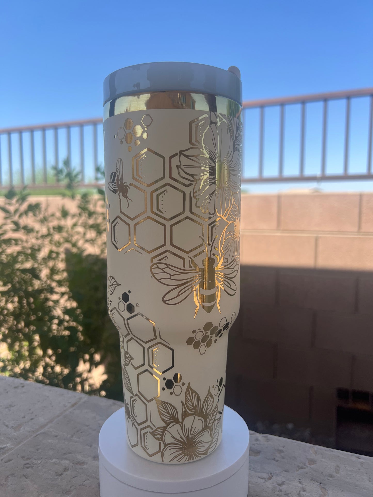 bee tumbler