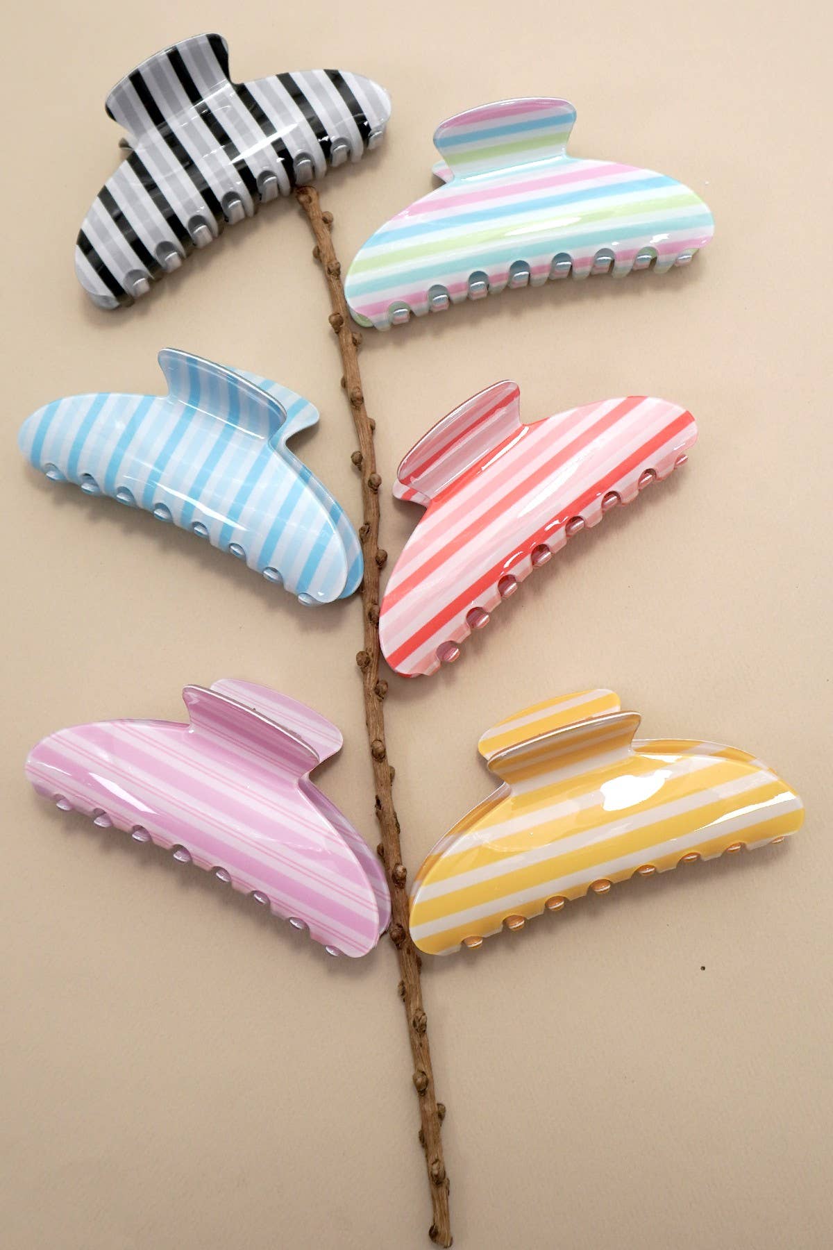 JUMBO STRIPE PLAID OVAL HAIR CLAW CLIPS | 40H1069