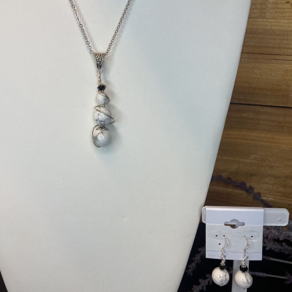 Howlite and Unakite Bead Wrap 22in. Necklace