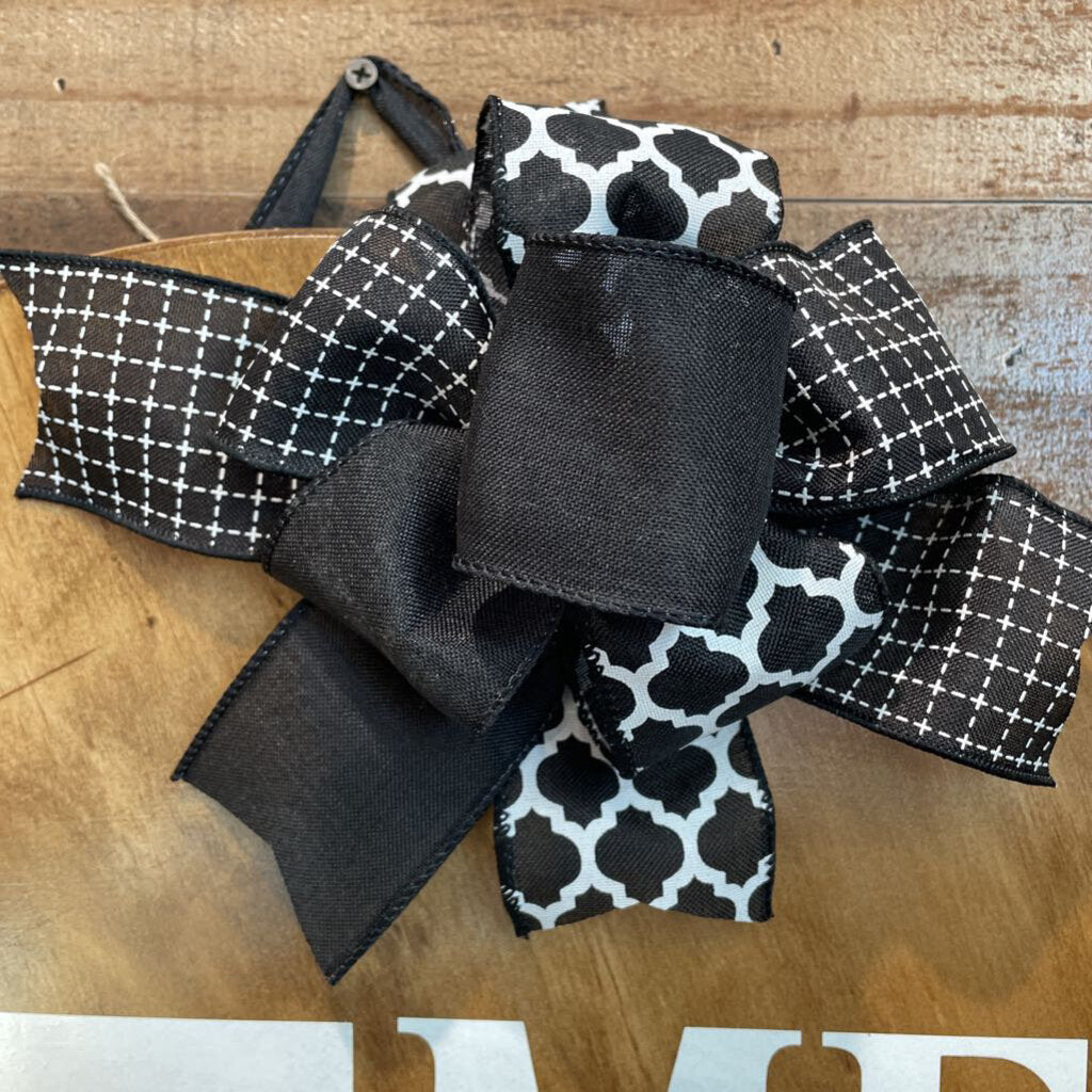 Round Wood Arizona Door Hanger