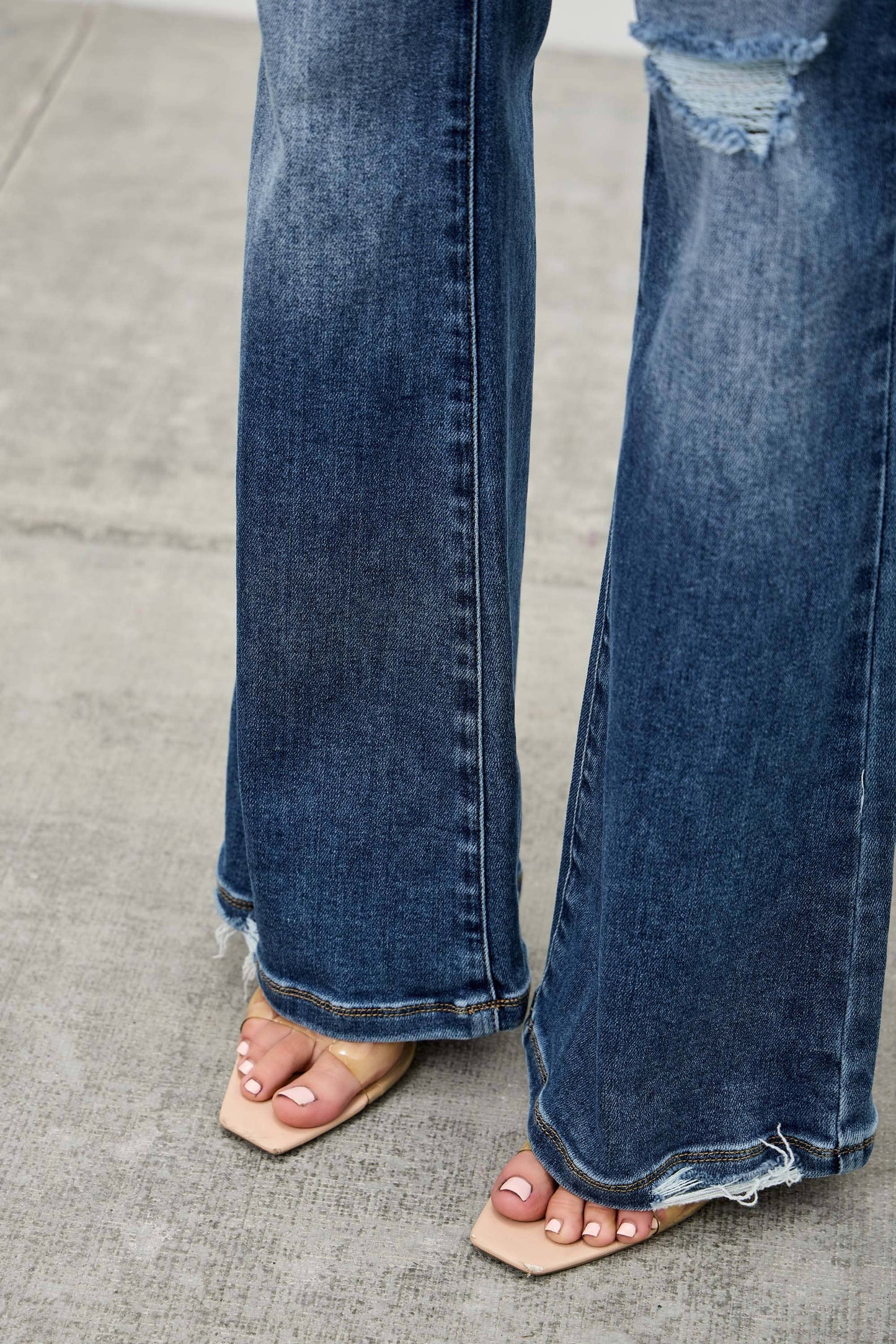 P8191M-MID RISE BOOT CUT WITH DESTROY