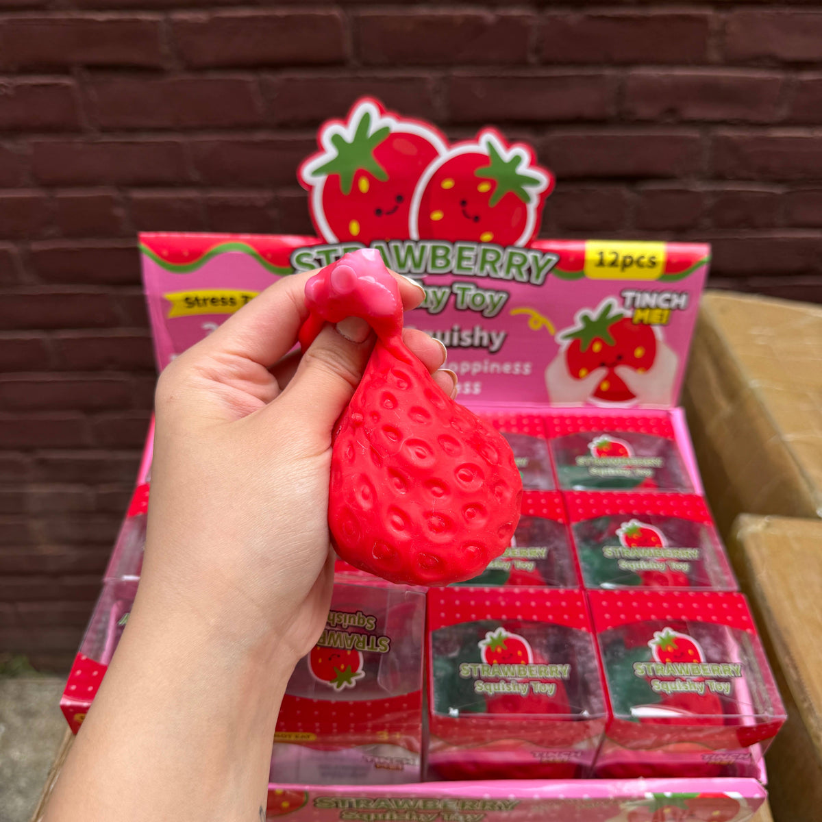Crackling Crunchy Strawberry Squishy 12/pk | A042