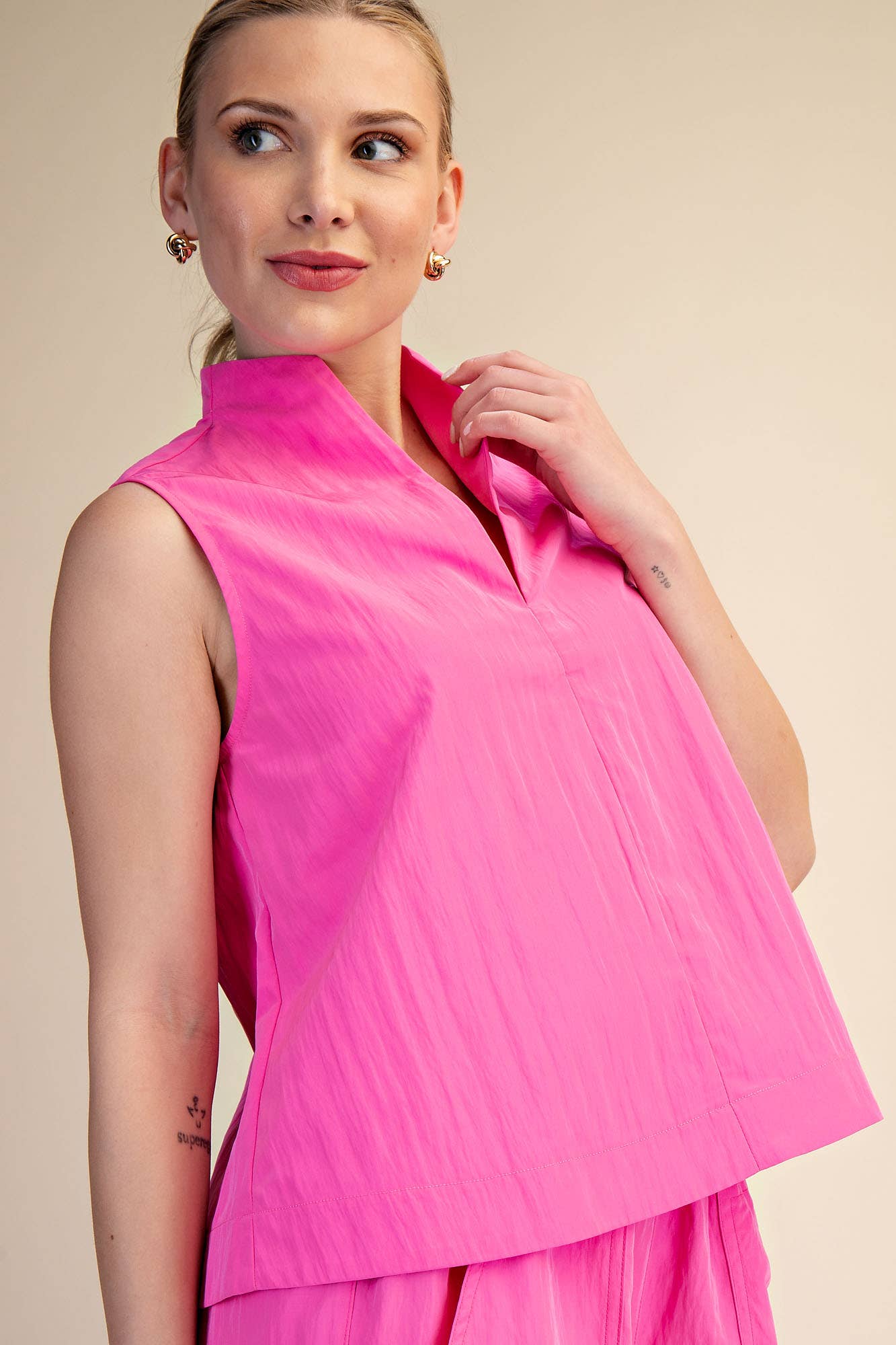 Stand Collar Slit V-Neck Sleeveless Top