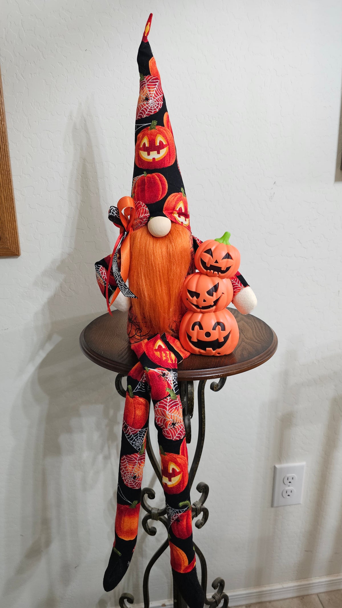 HALLOWEEN GNOMIE PUMPKIN