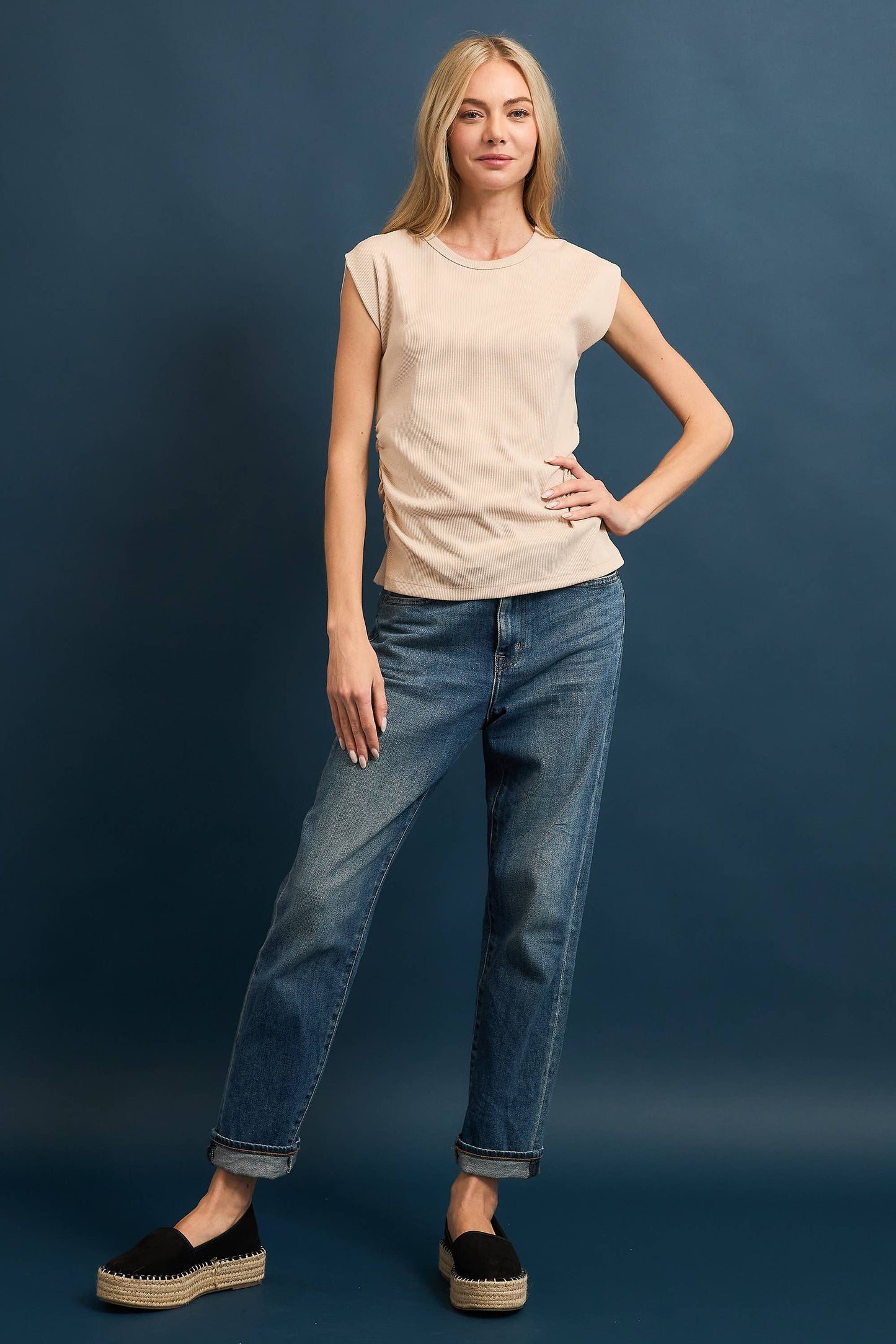 RIBBED SIDE RUCHED MUSCLE TOP FWMT3675