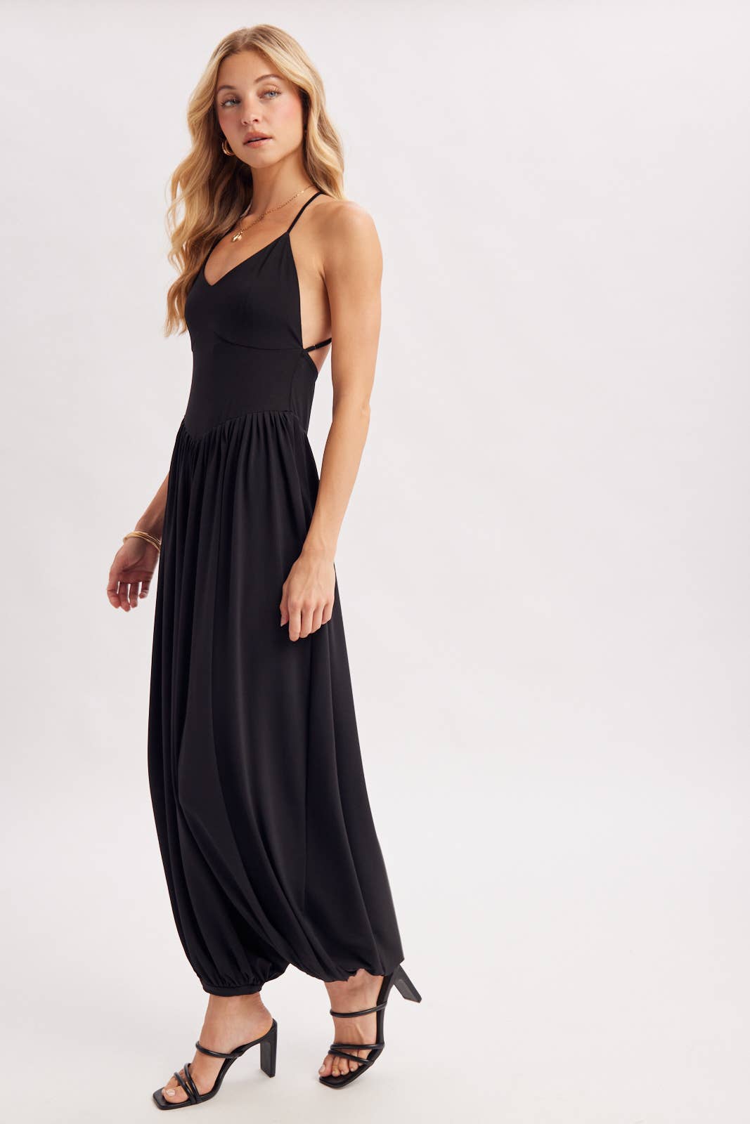 V-NECK RELAXED FLOWY LEGS JUMPSUIT CRISS-CROSS OPEN BACK