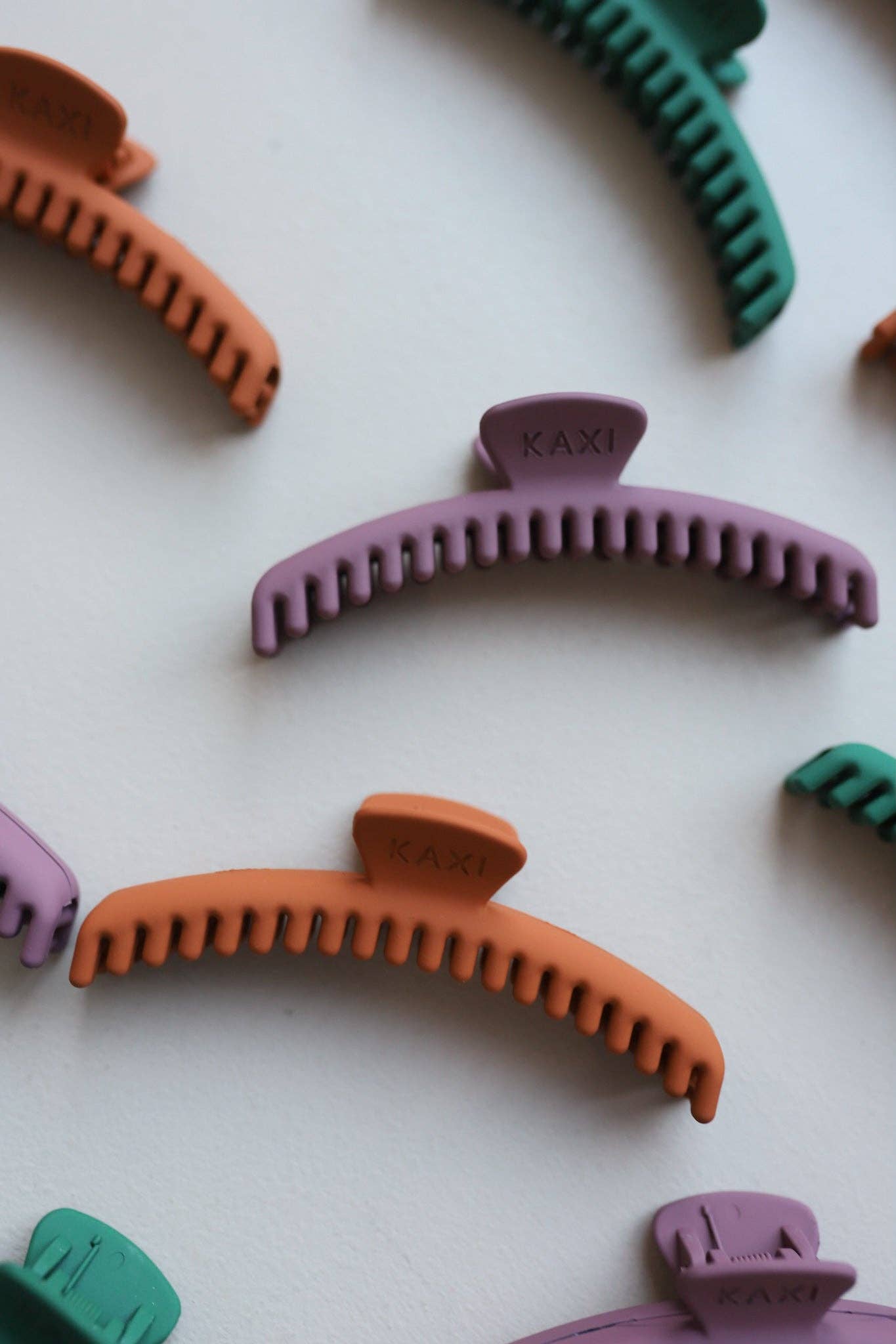 Midi Hold Everything Claw – Matte Finish