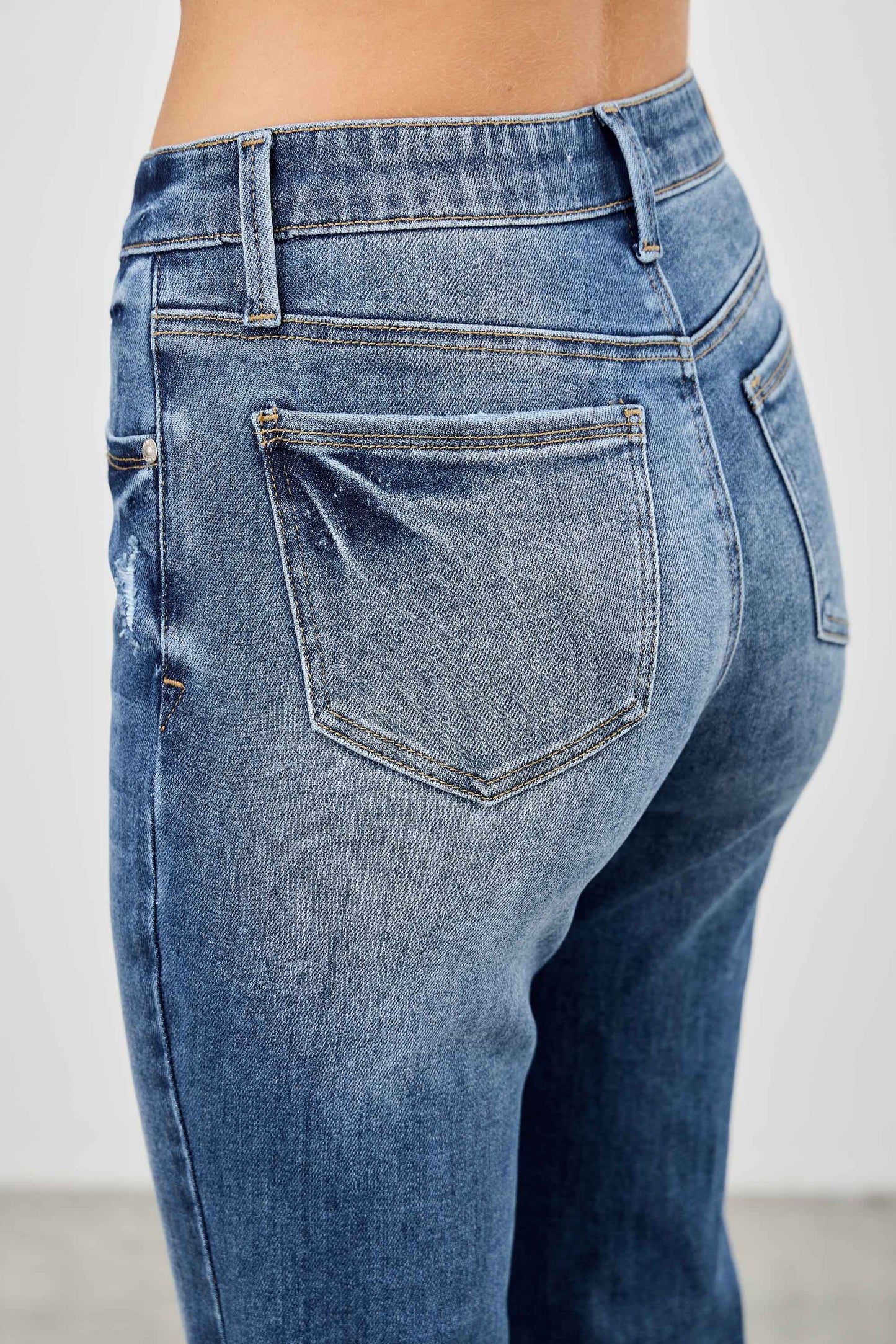 P8191M-MID RISE BOOT CUT WITH DESTROY