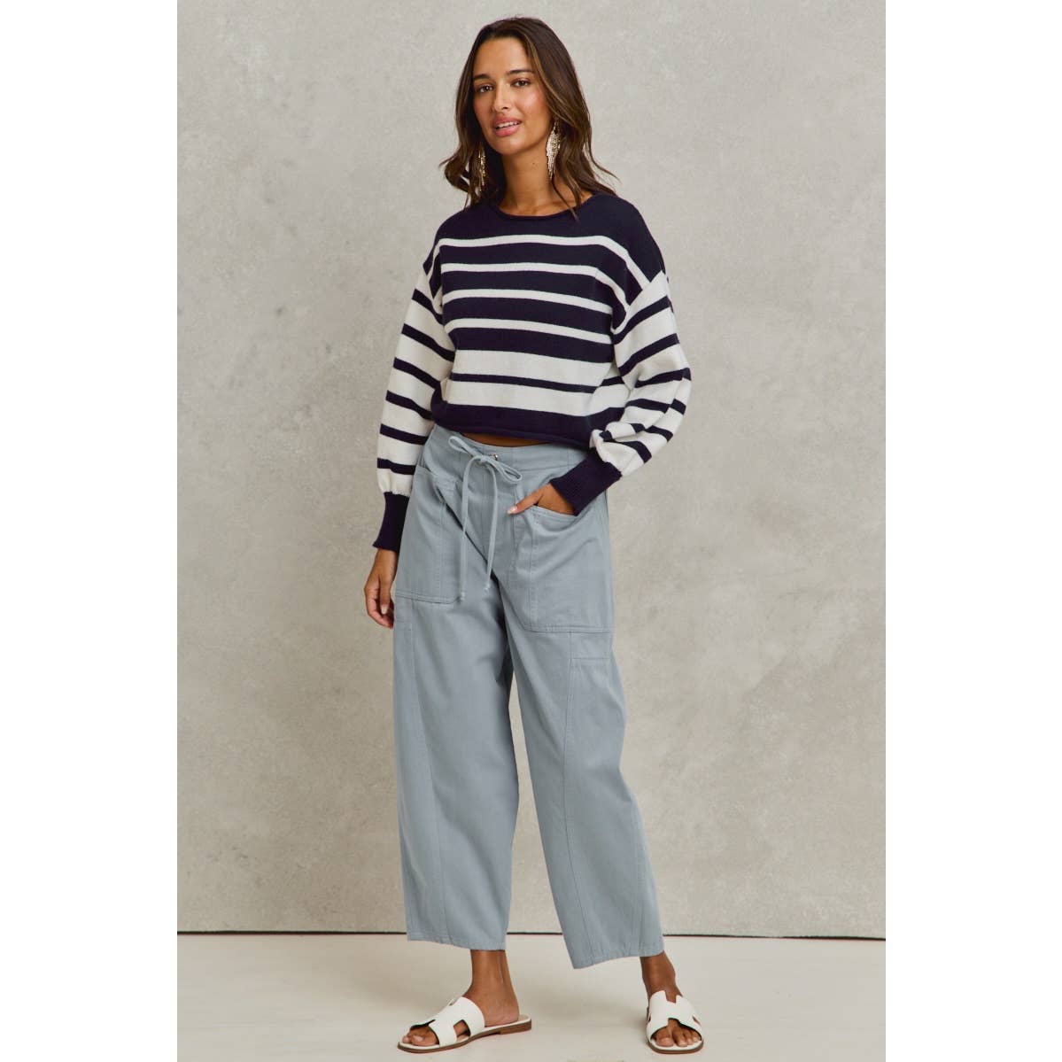 MID RISE WIDE LEG PANTS  WITH POCKETS