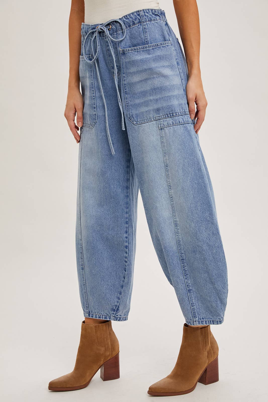 DENIM MID-WAIST DRAWSTRINGS BARREL JEANS