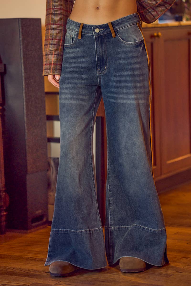 WIDE LEG FLARE WASHED DENIM JEANS WITH SIDE SEAM