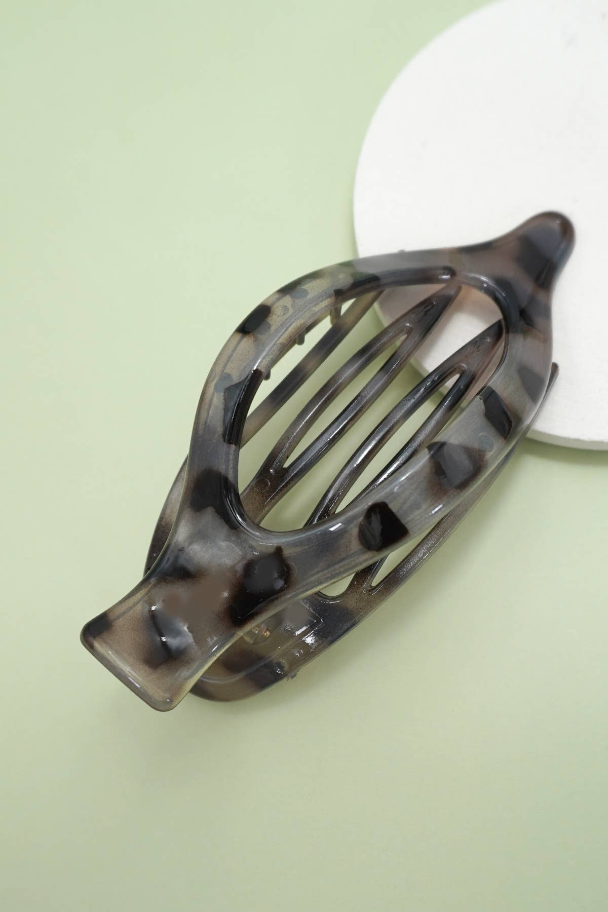 OVAL LAY DOWN FLAT HAIR CLAW CLIPS | 40H917