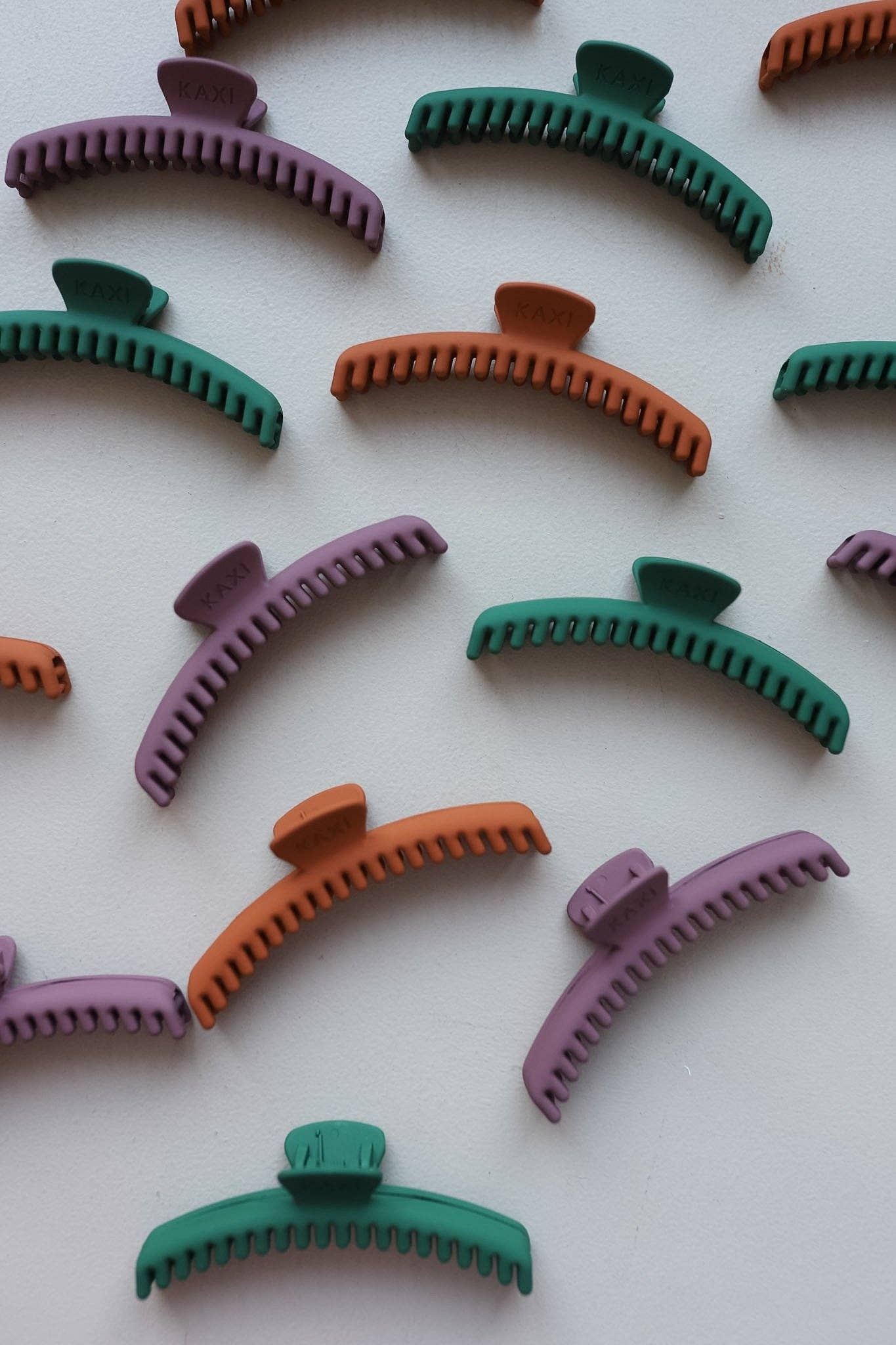 Midi Hold Everything Claw – Matte Finish