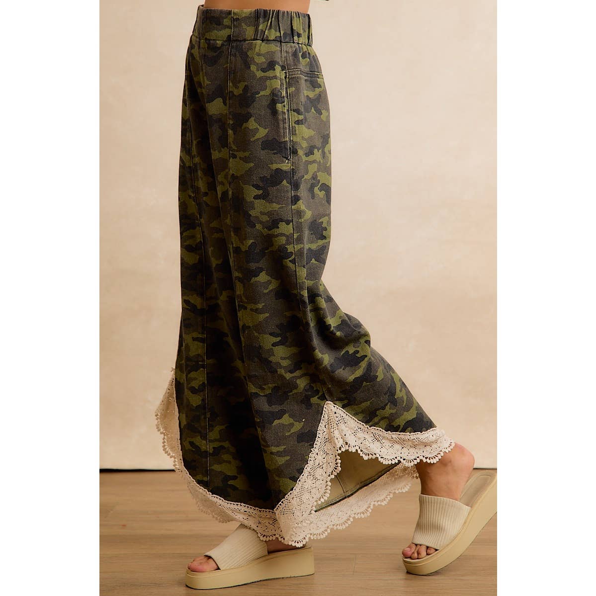 CAMO PRINT LACE HEM FULL LENGTH WIDE LEG PANTS