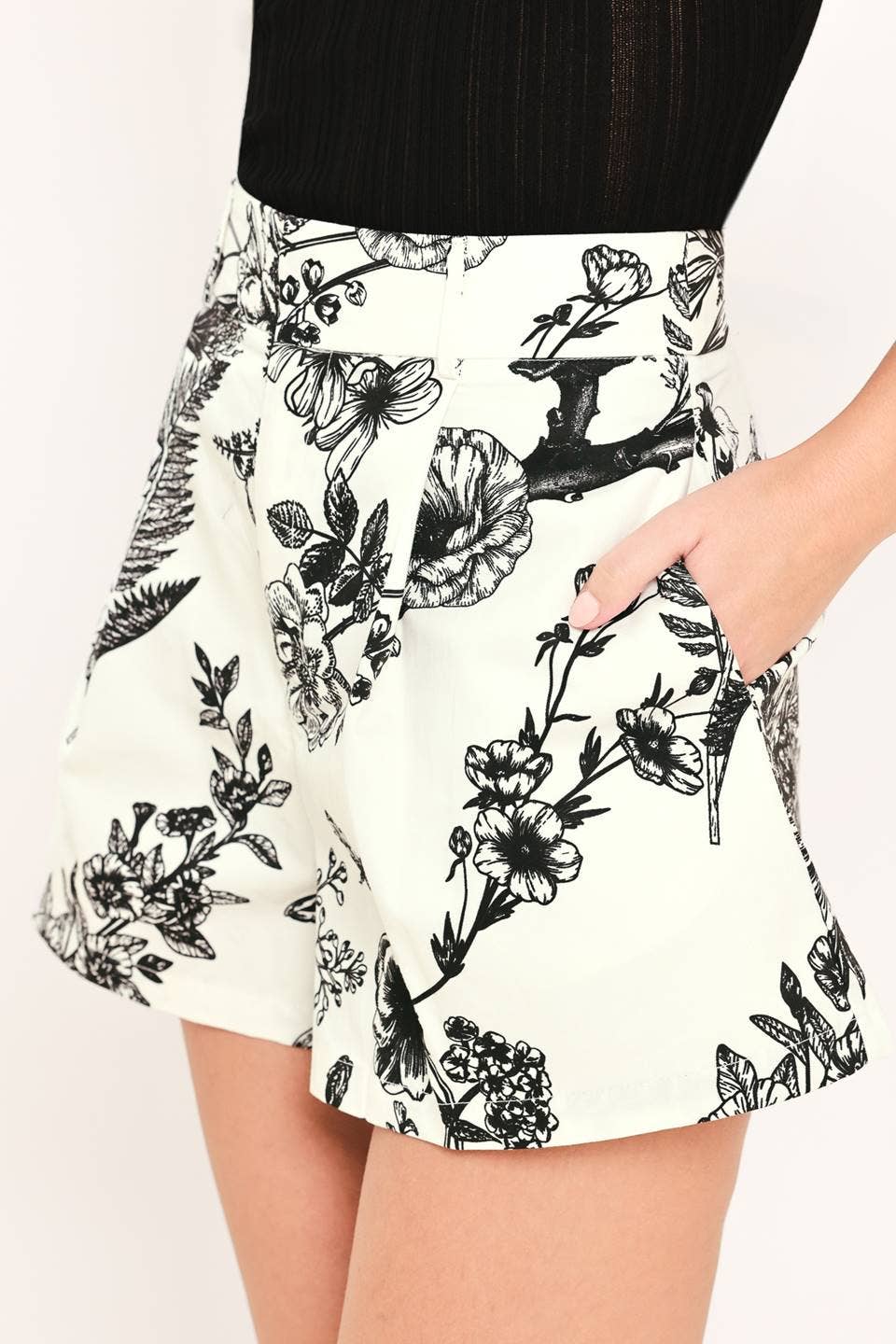 A printed woven short - IP9268T