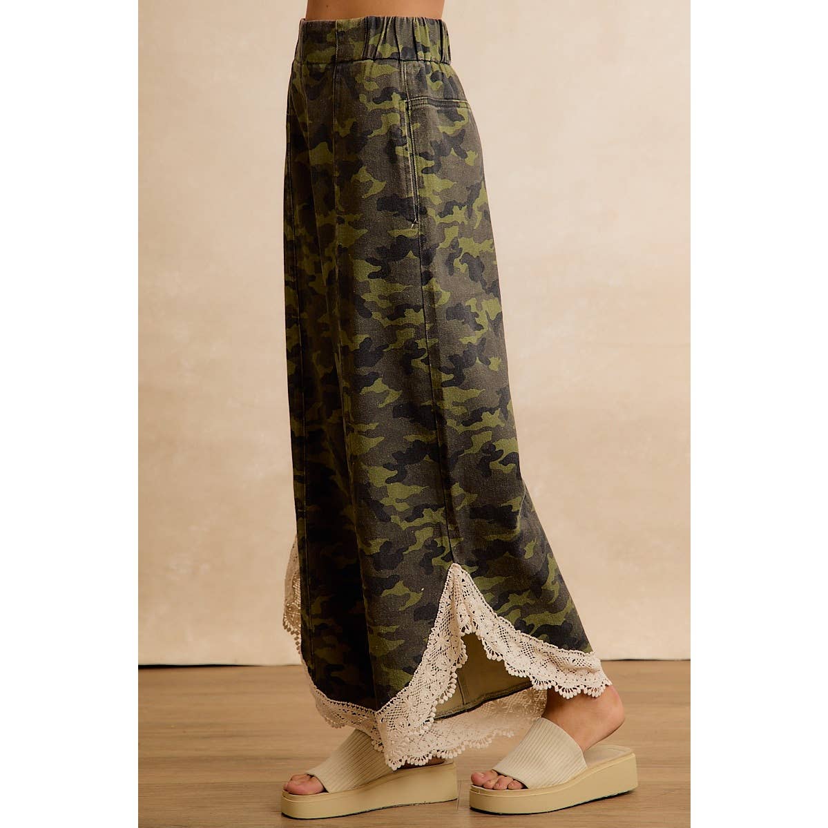 CAMO PRINT LACE HEM FULL LENGTH WIDE LEG PANTS