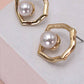 IRRGULAR SQUARE PEARL STUD EARRINGS | 31E24884