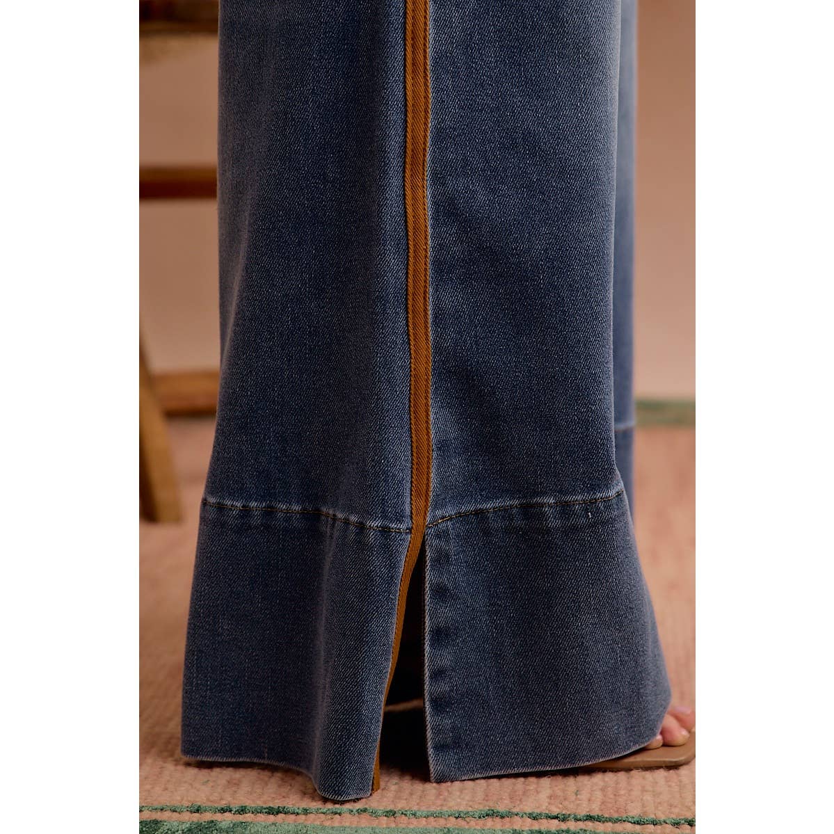 WIDE LEG FLARE WASHED DENIM JEANS WITH SIDE SEAM