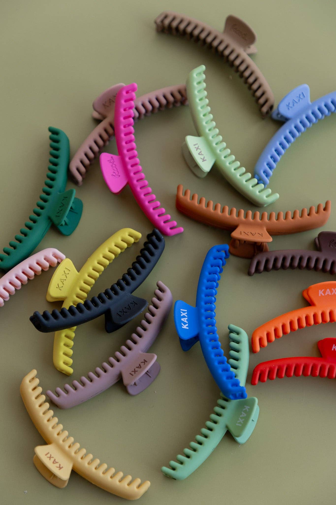 Midi Hold Everything Claw – Matte Finish