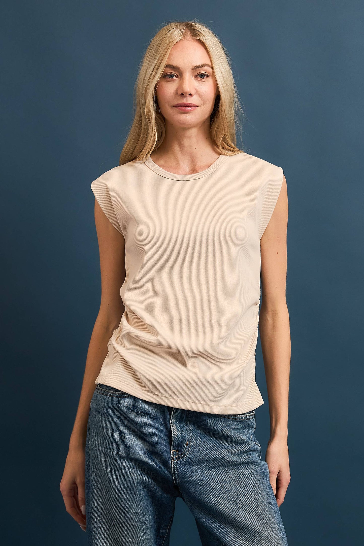 RIBBED SIDE RUCHED MUSCLE TOP FWMT3675