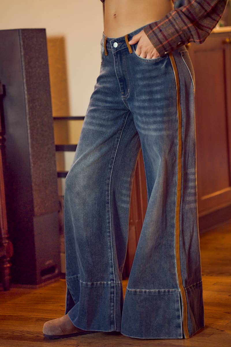 WIDE LEG FLARE WASHED DENIM JEANS WITH SIDE SEAM