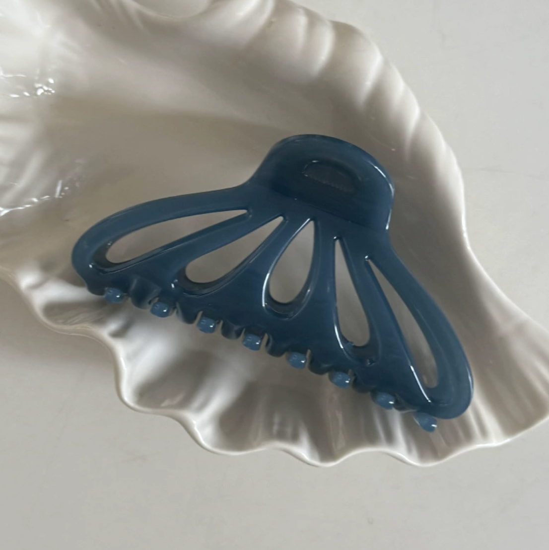 Glossy Shell Shape Claw Clips (CUHO)