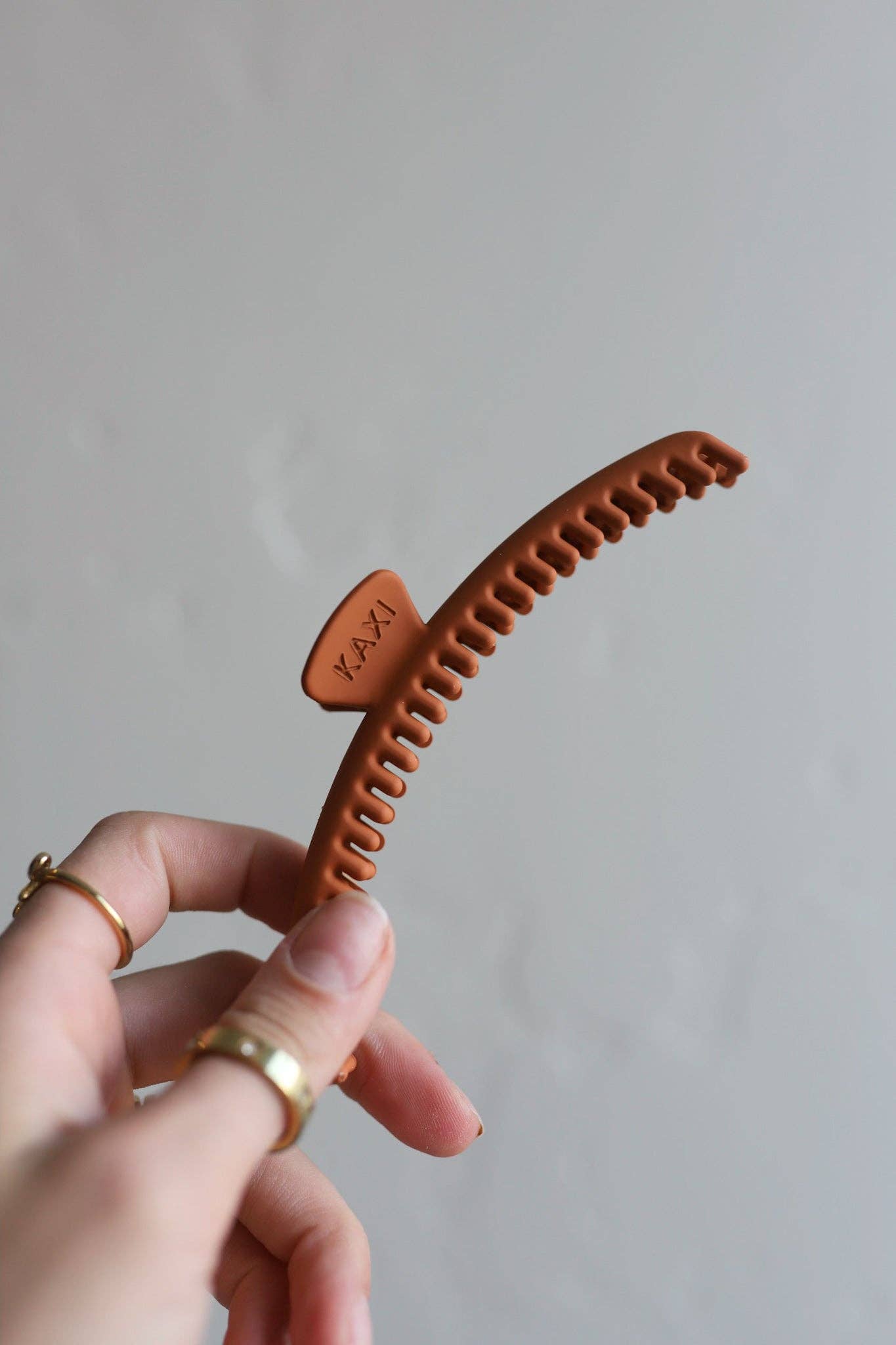 Midi Hold Everything Claw – Matte Finish