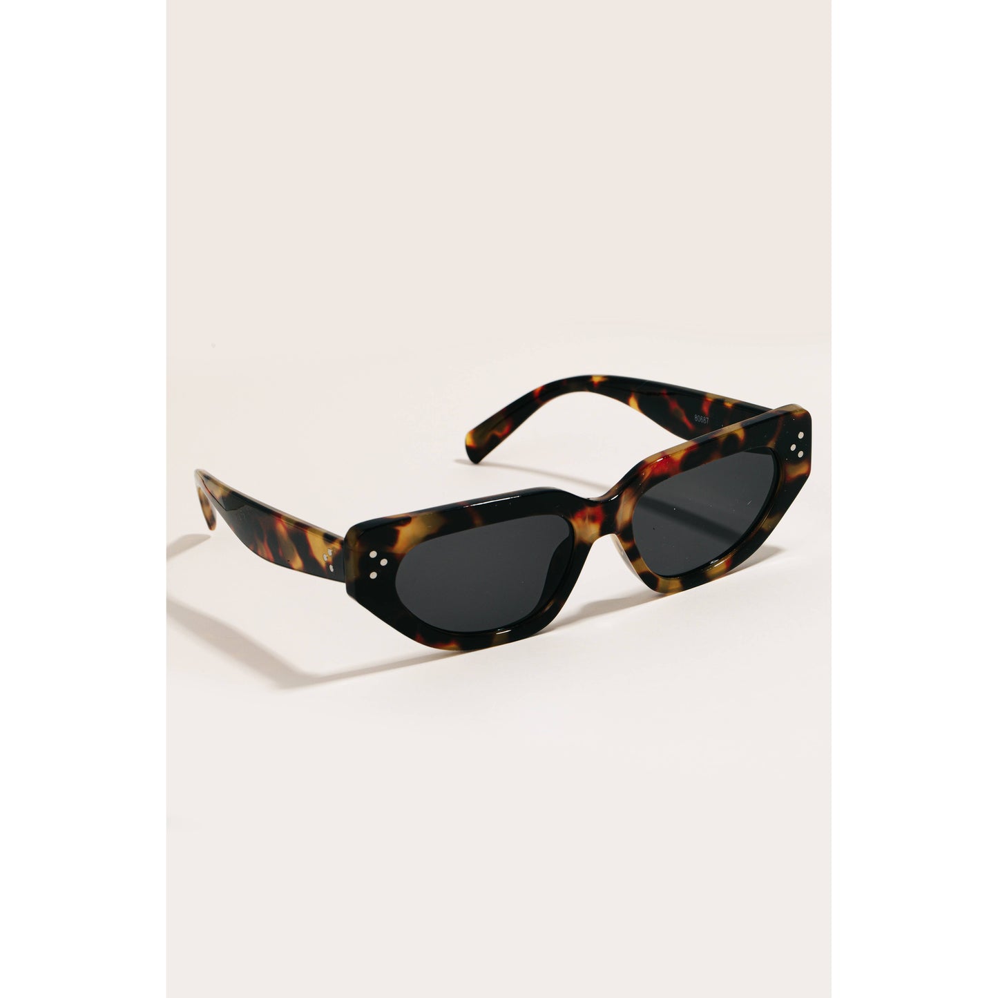 Thick Cat Eye Frame Sunglasses