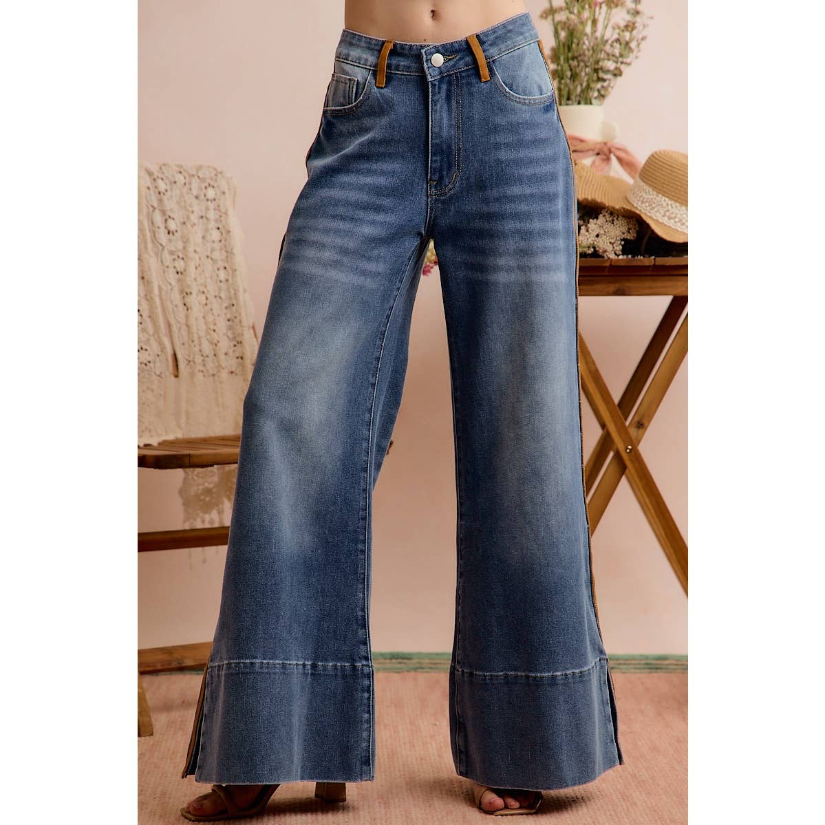 WIDE LEG FLARE WASHED DENIM JEANS WITH SIDE SEAM