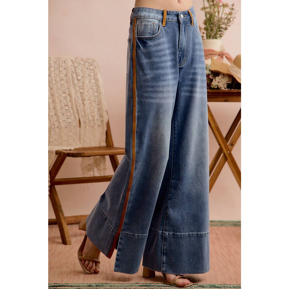 WIDE LEG FLARE WASHED DENIM JEANS WITH SIDE SEAM