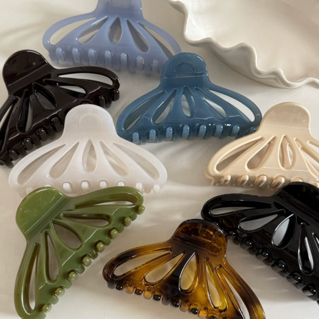 Glossy Shell Shape Claw Clips (CUHO)