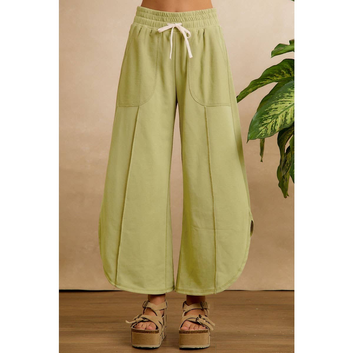 FRENCH TERRY OUT SEAM DETAIL TULIP HEM PANTS
