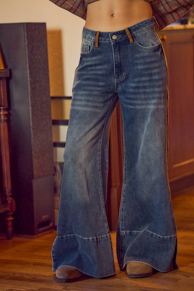 WIDE LEG FLARE WASHED DENIM JEANS WITH SIDE SEAM