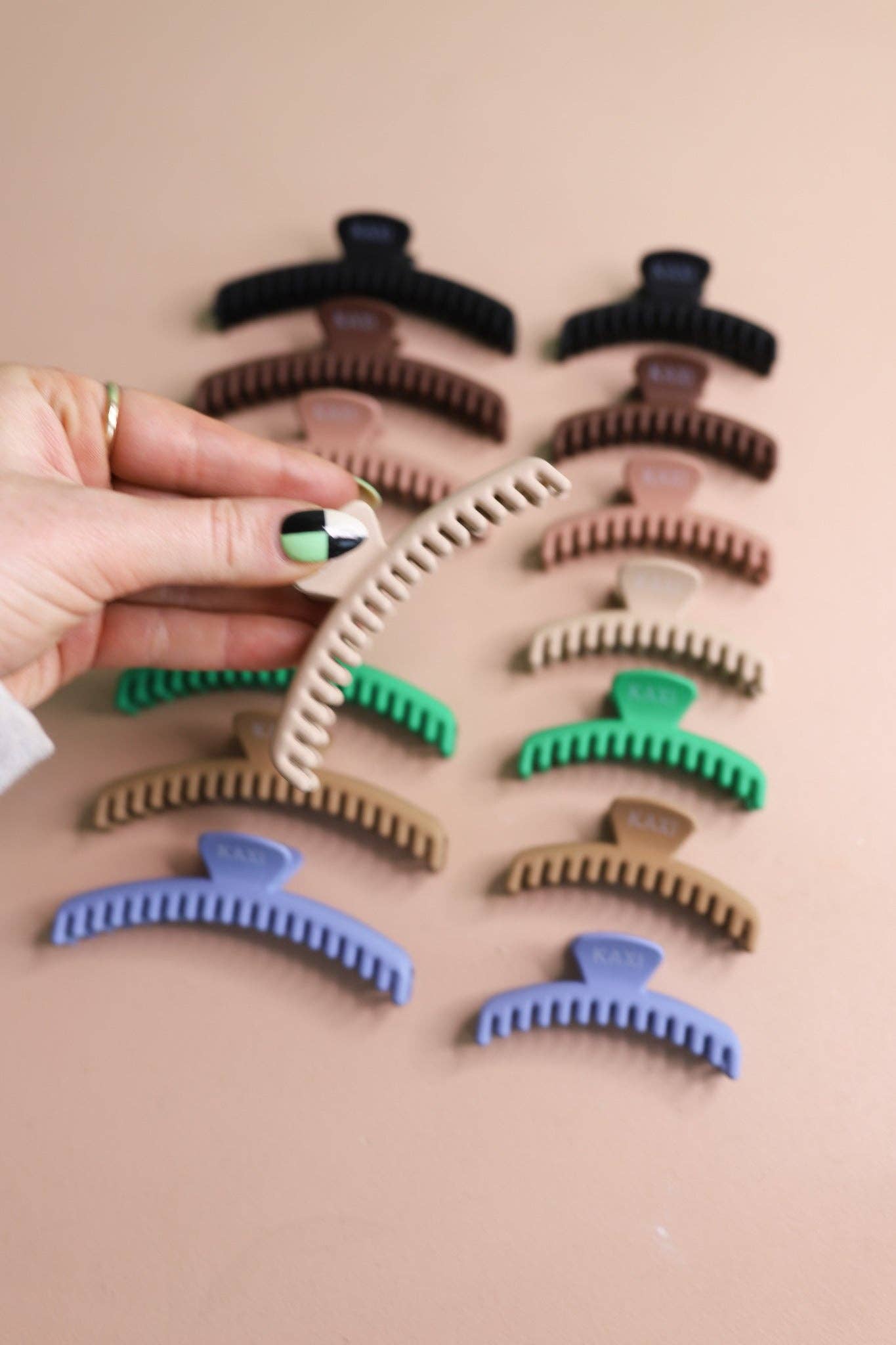 Midi Hold Everything Claw – Matte Finish