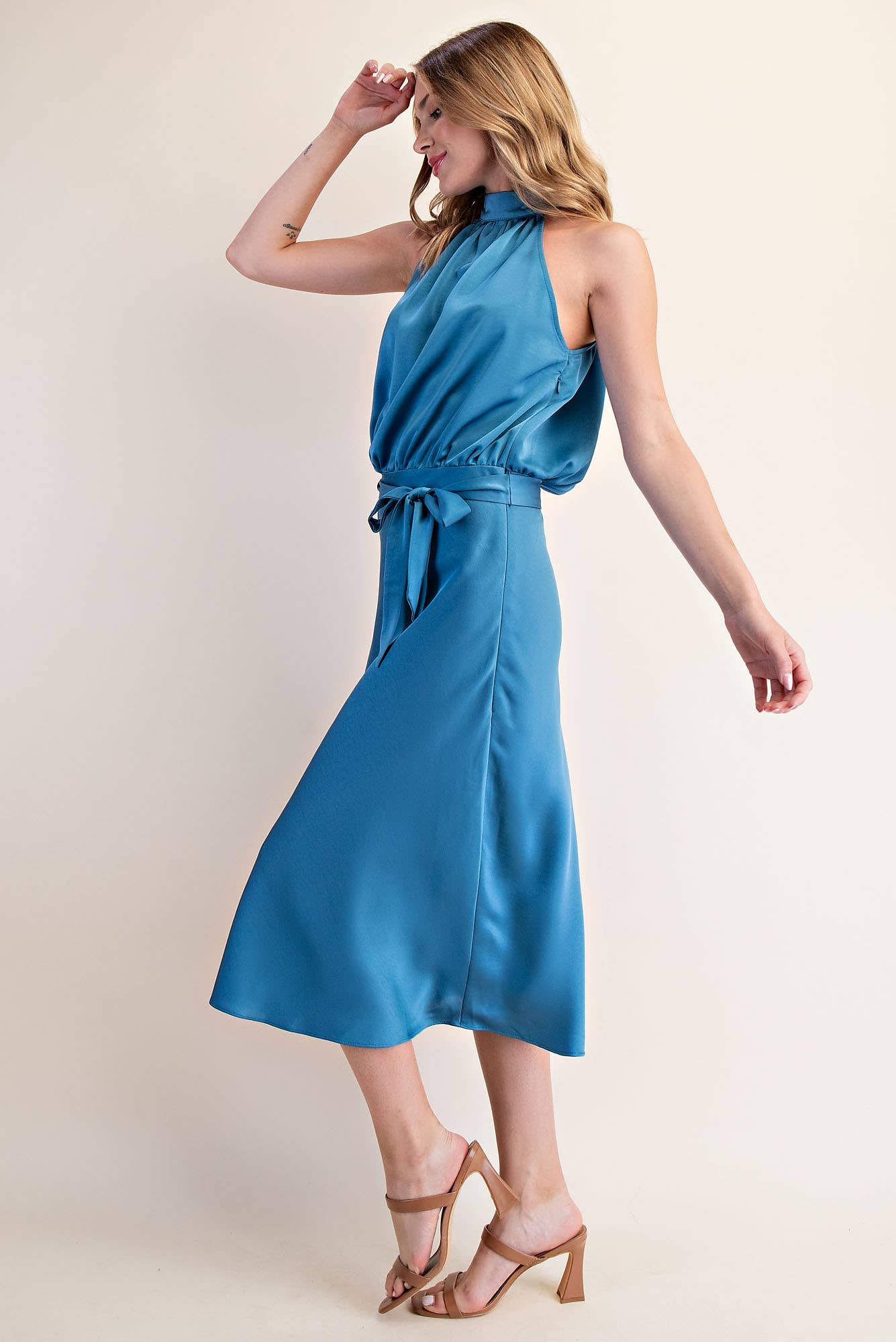 Halter Neck Sleeveless Midi Dress