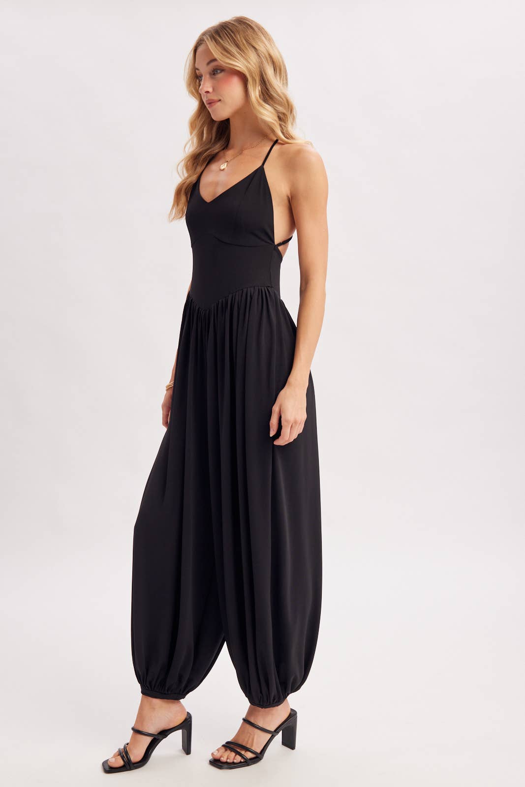 V-NECK RELAXED FLOWY LEGS JUMPSUIT CRISS-CROSS OPEN BACK