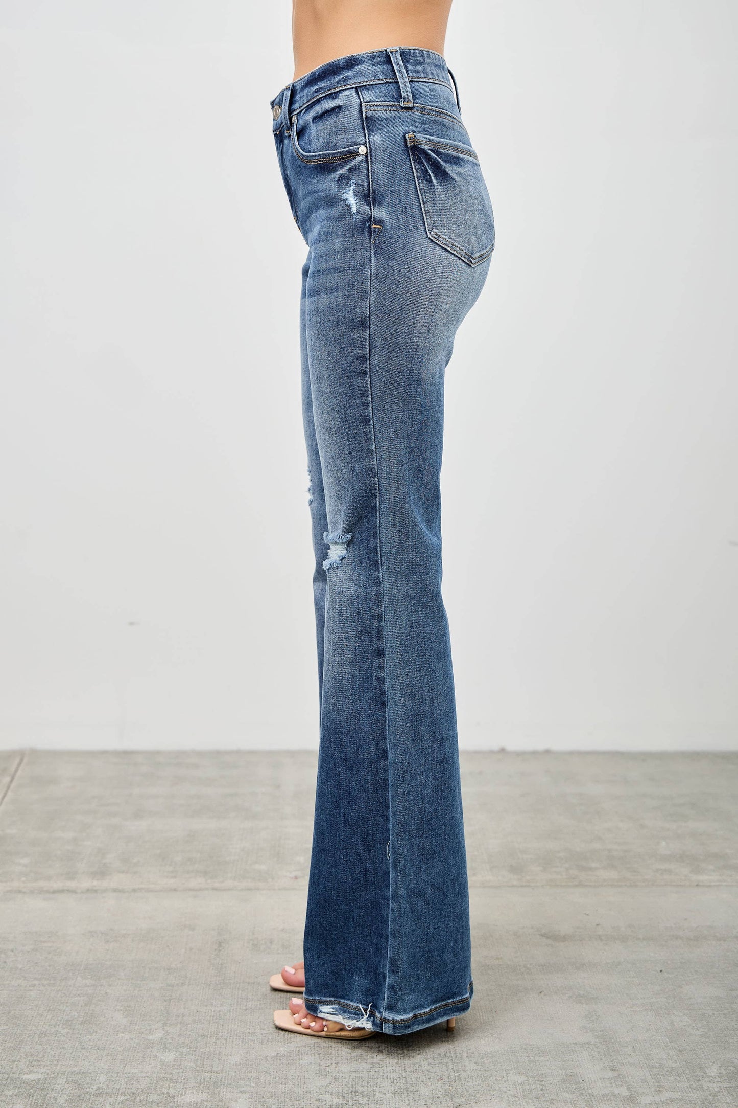 P8191M-MID RISE BOOT CUT WITH DESTROY