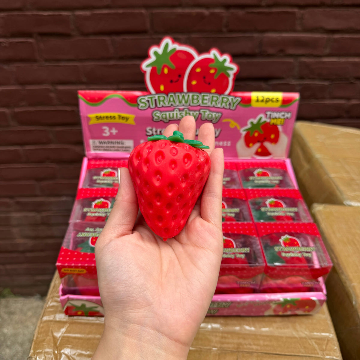 Crackling Crunchy Strawberry Squishy 12/pk | A042
