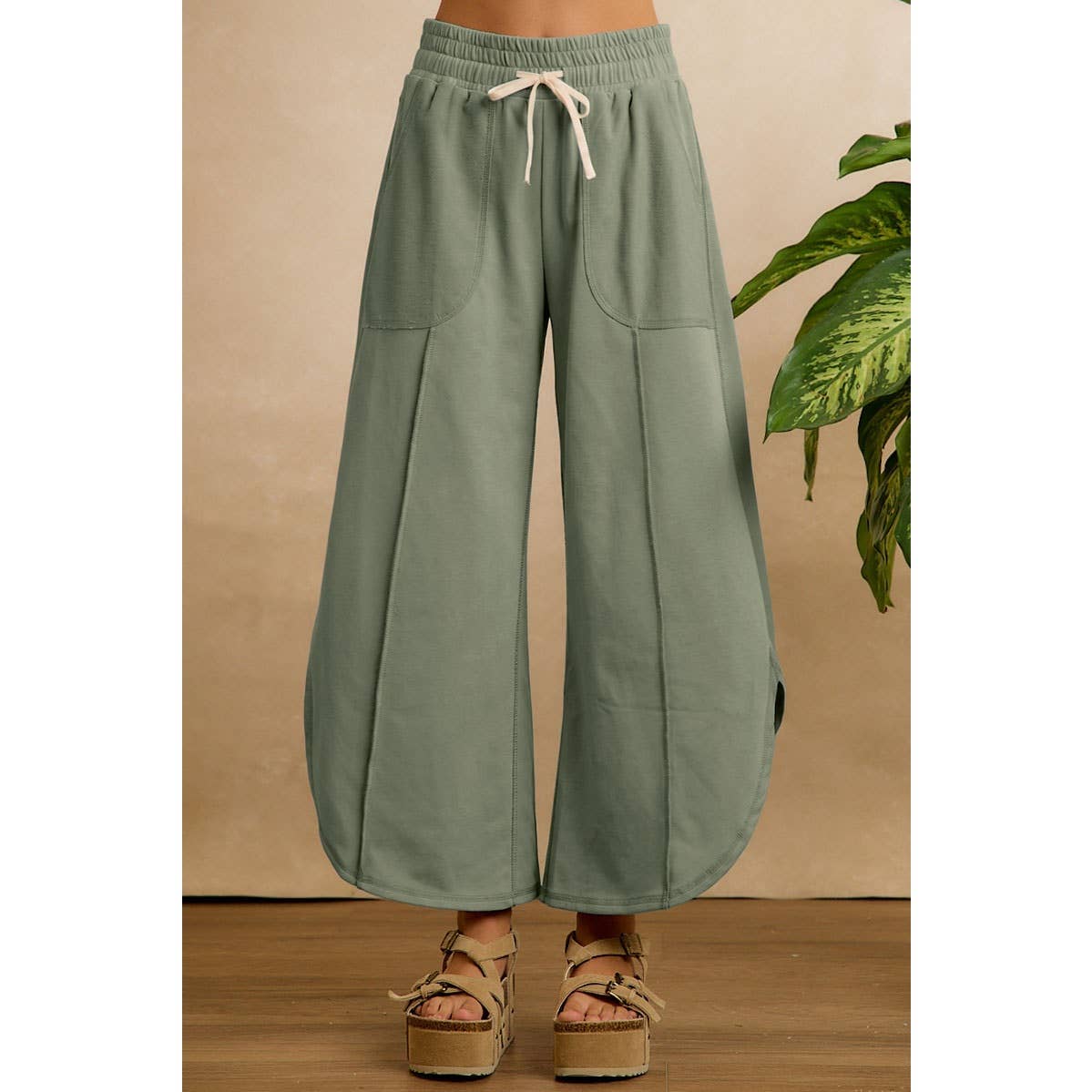 FRENCH TERRY OUT SEAM DETAIL TULIP HEM PANTS