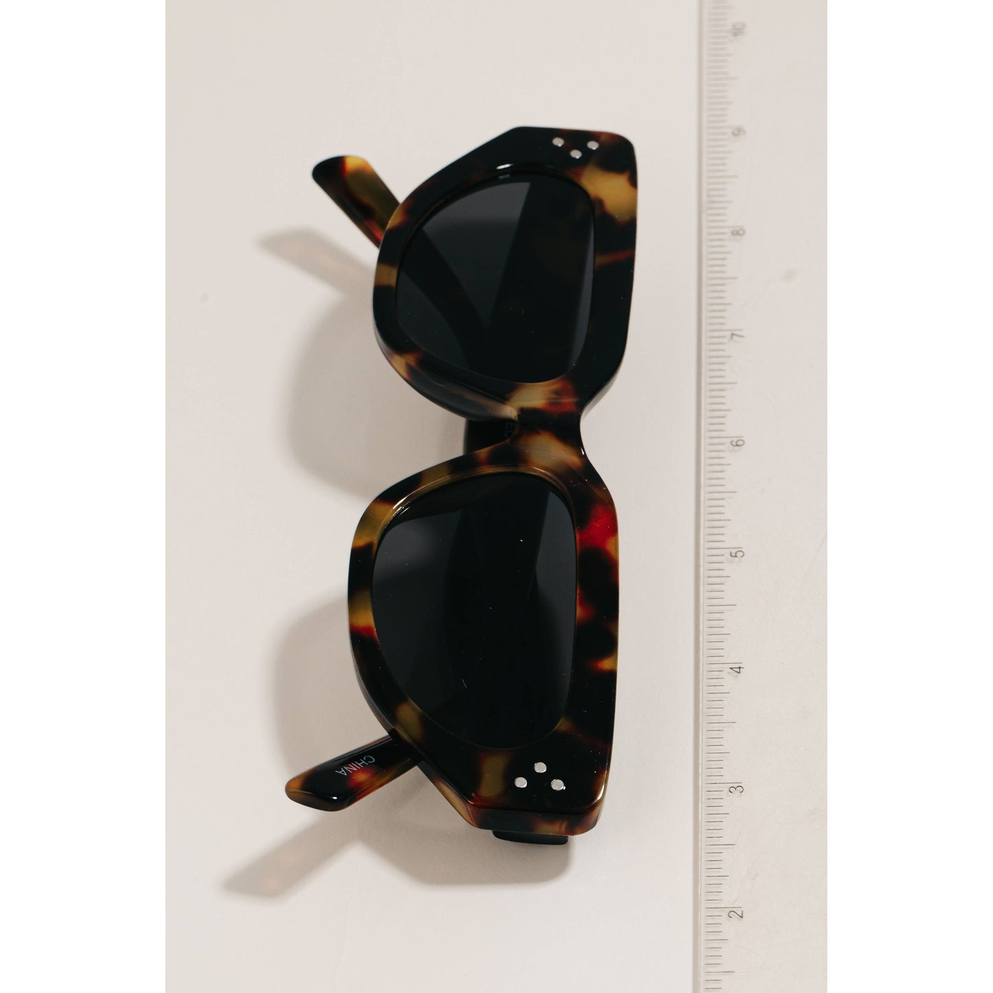 Thick Cat Eye Frame Sunglasses
