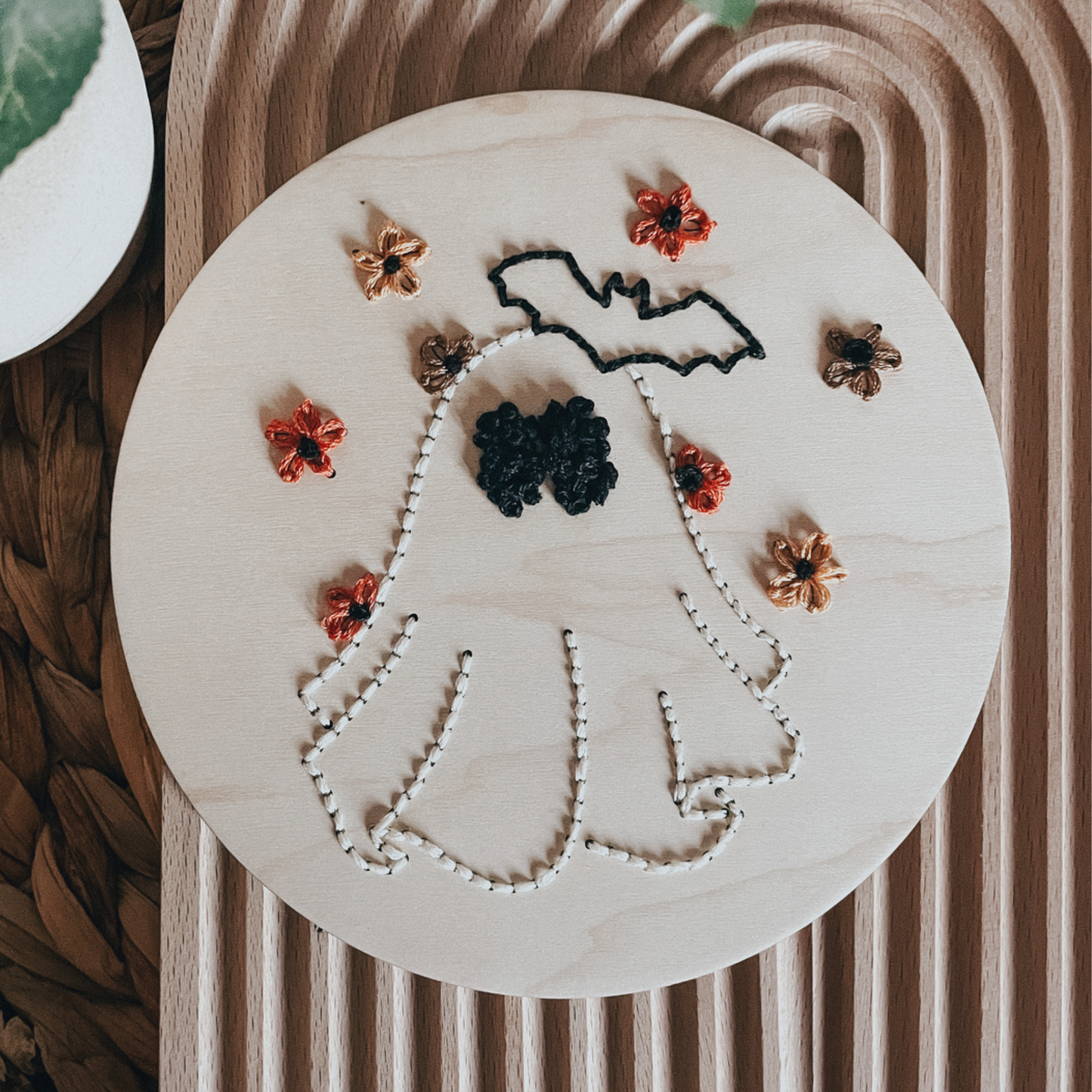 Retro Ghost Ornament Embroidery Kit – Halloween DIY Craft