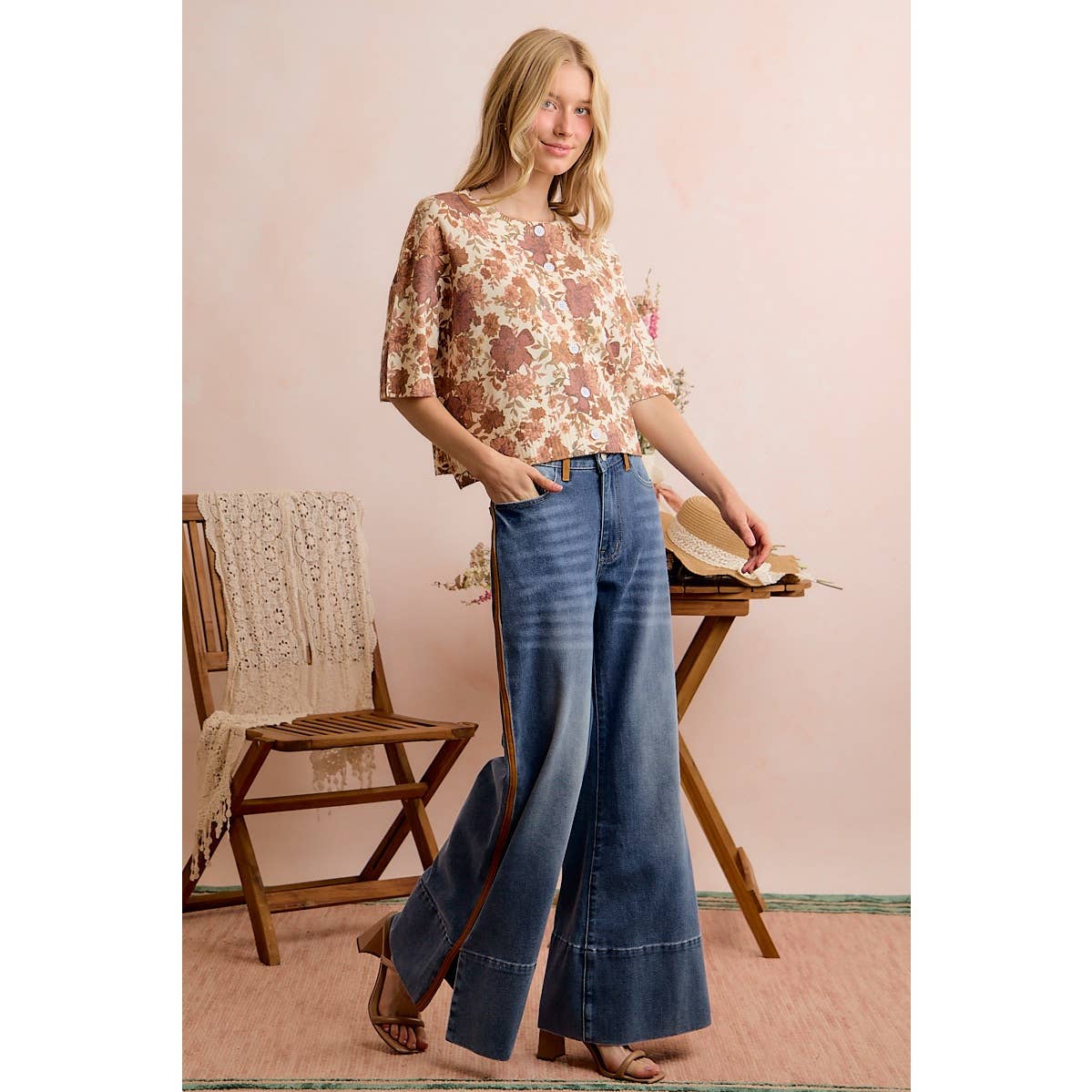 WIDE LEG FLARE WASHED DENIM JEANS WITH SIDE SEAM